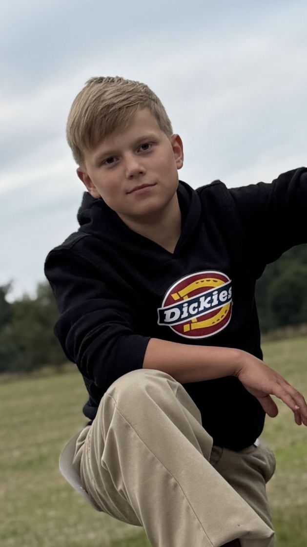 YOUTH LOGO HOODIE KBK1