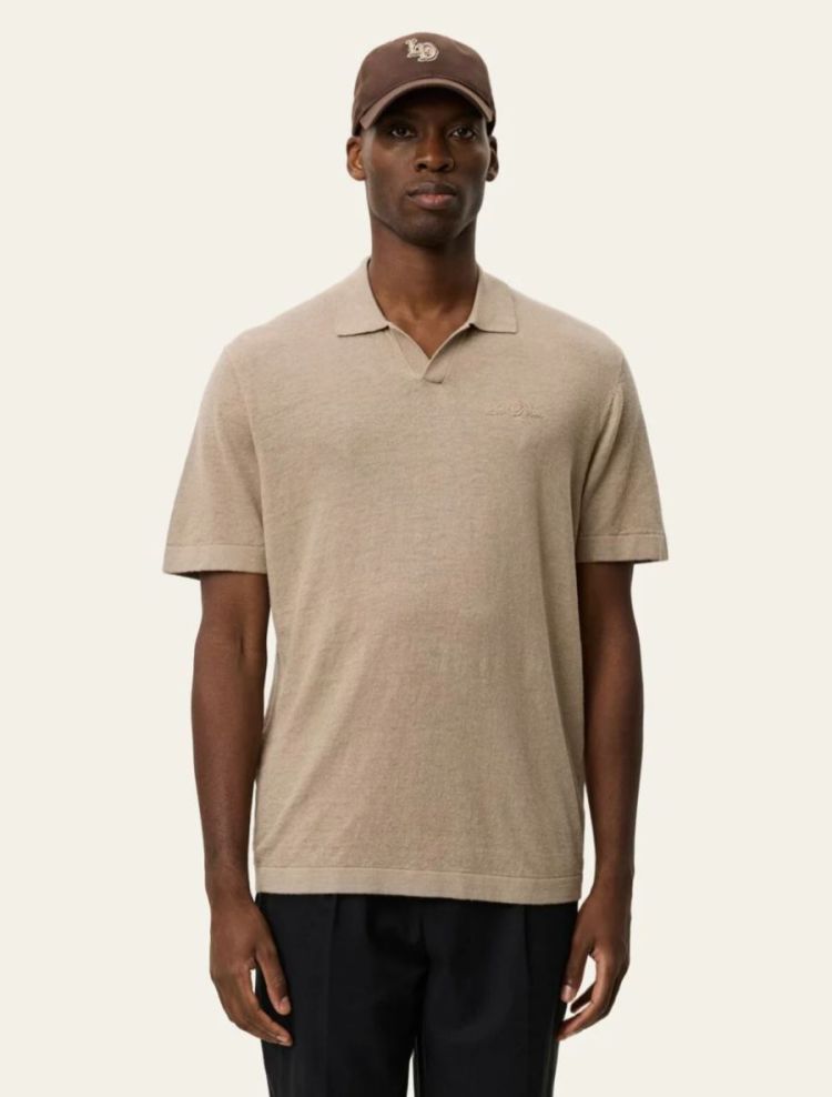  810
