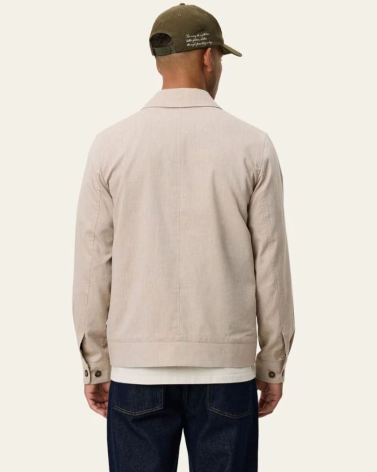  815