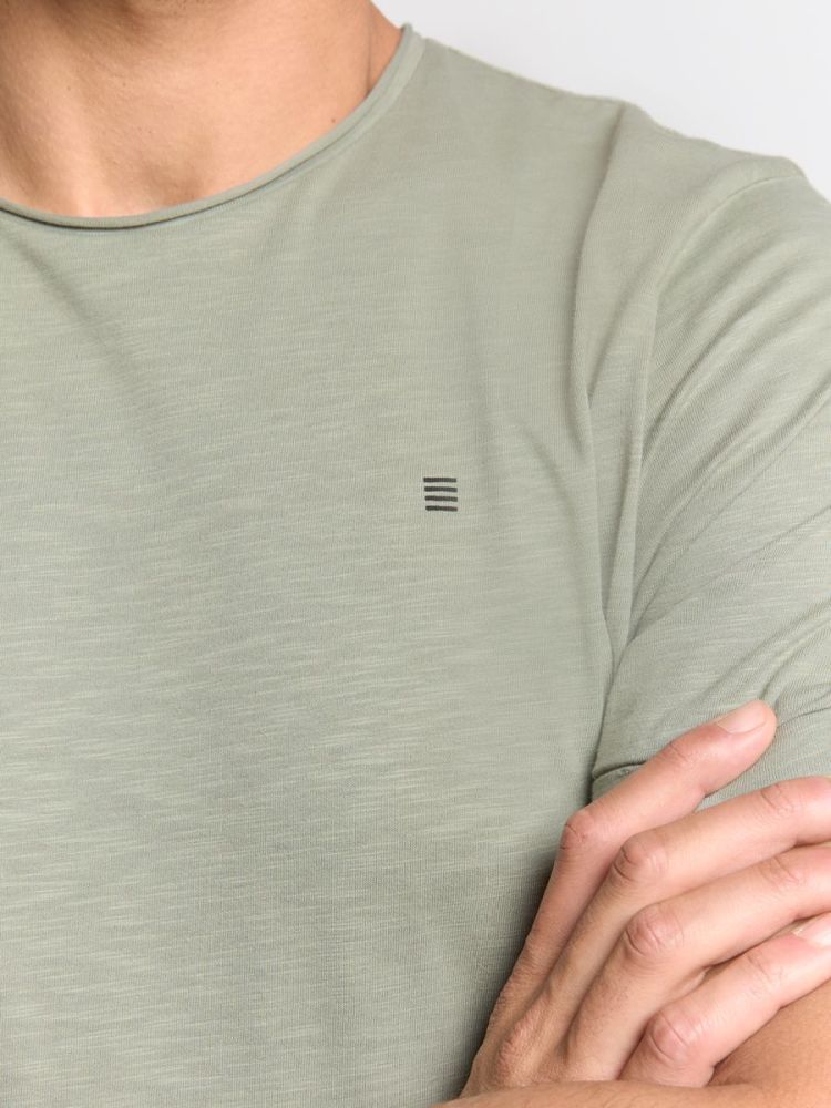  049